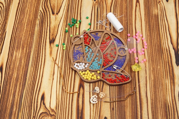 Needles and threads arranged